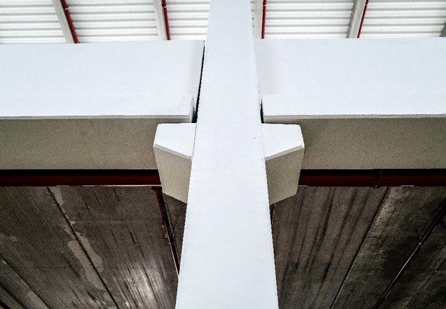 prefabricados hormigón Tecnyconta para el sector industrial asiento vigas